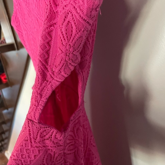 Francesca’s pink lace mini dress with cut outs size medium nwot - Picture 3 of 4
